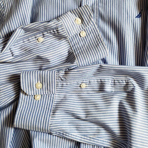 Nautica - Mens Blue and White Stripe Button Down Cotton Shirt.  Size Large - Picture 7 of 7